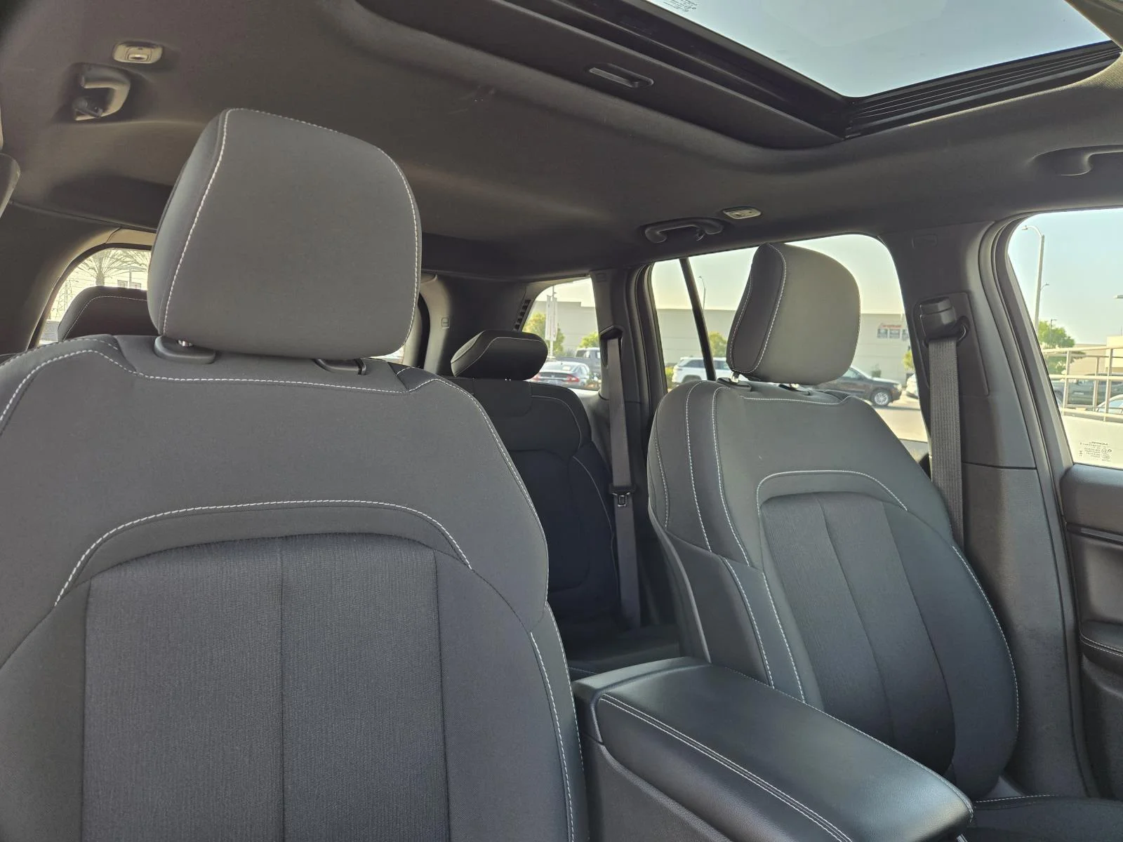 2025 Jeep Grand Cherokee Laredo - Photo 32