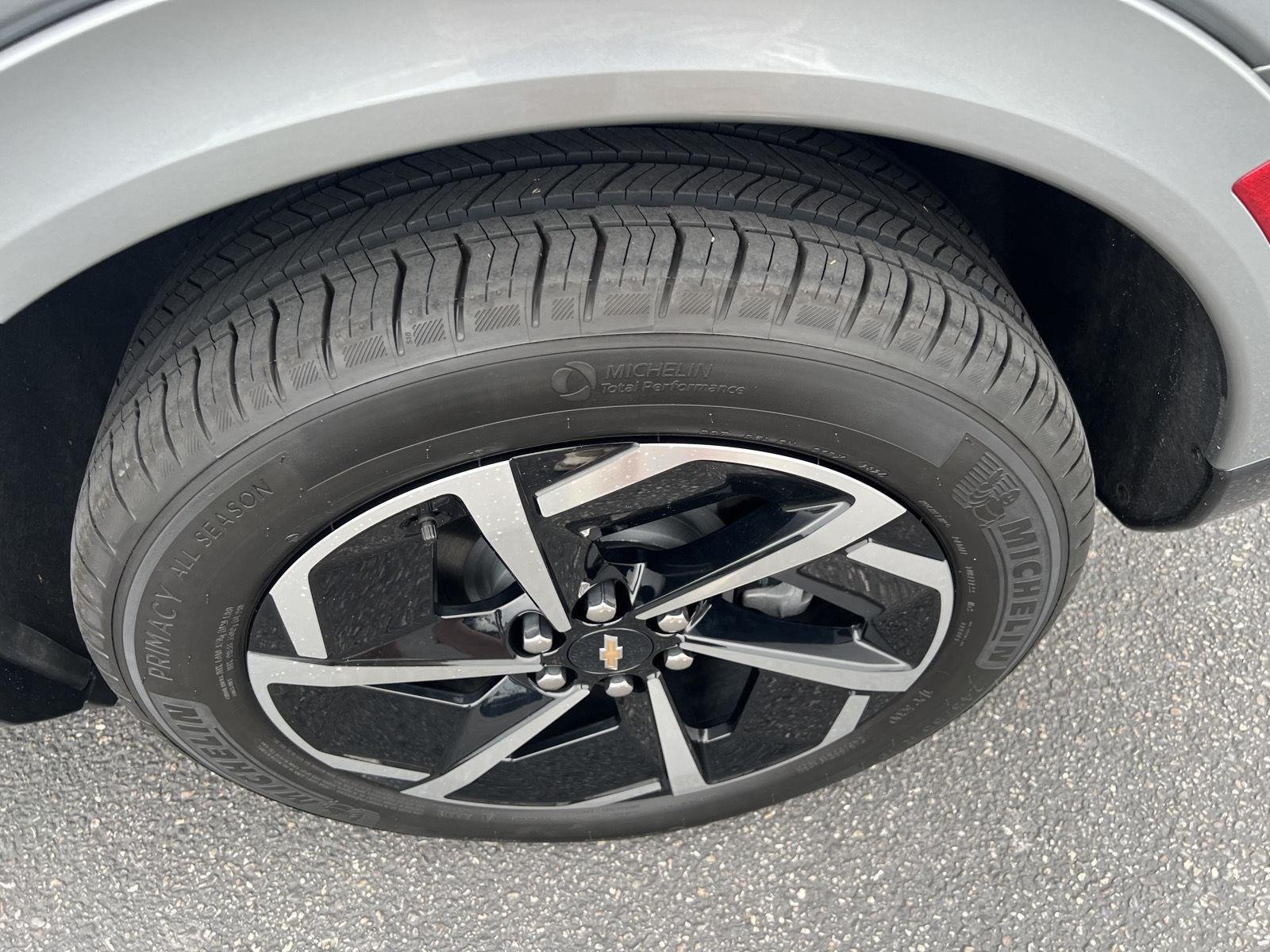 2025 Chevrolet Equinox EV LT - Photo 13