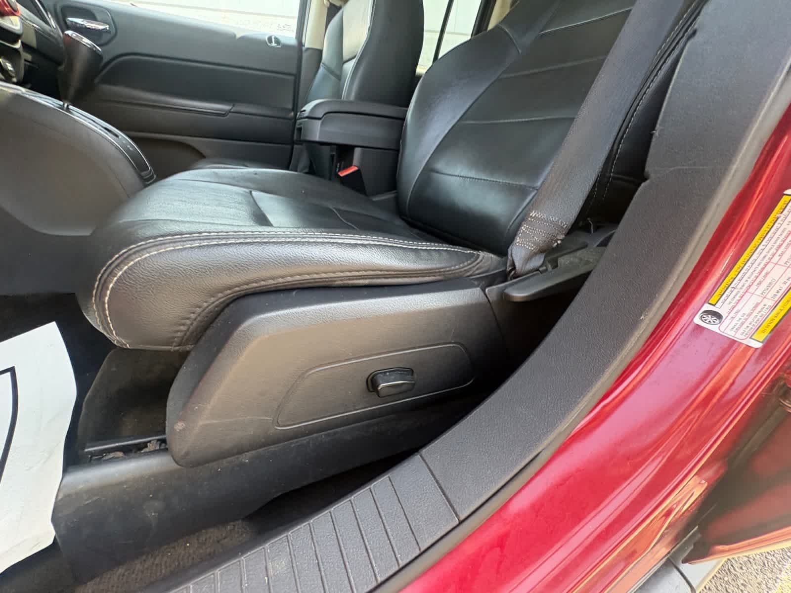 Used 2015 Deep Cherry Red Crystal Pearl Jeep High Altitude image 31