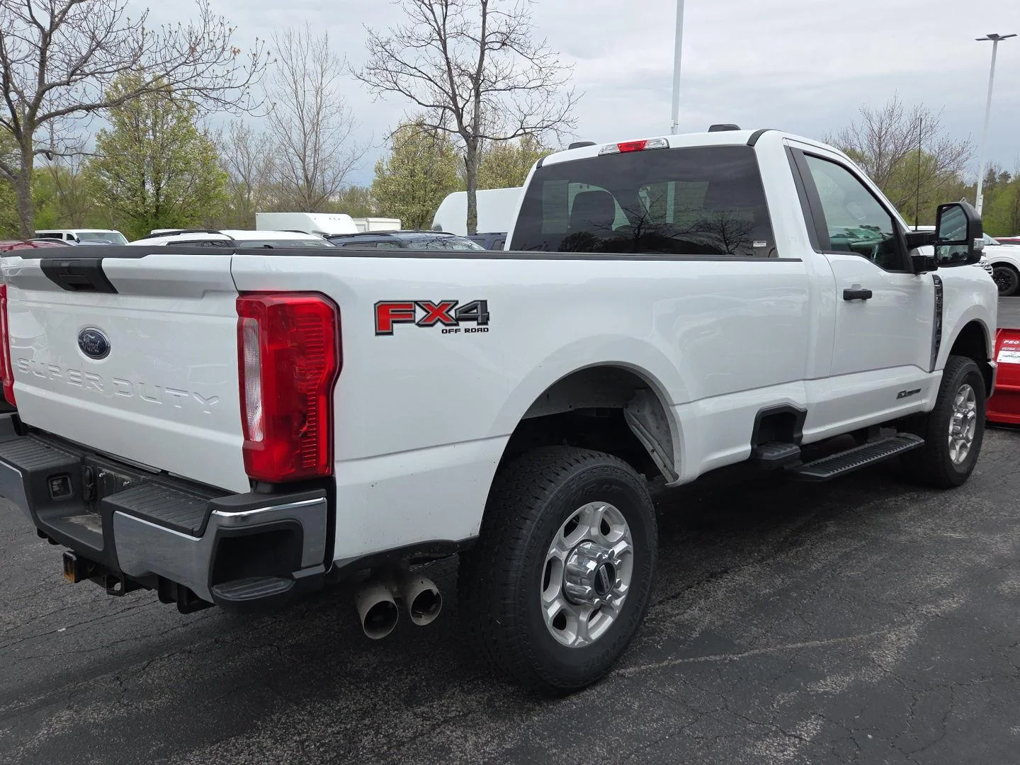 Used 2025 Oxford White Ford XLT image 3