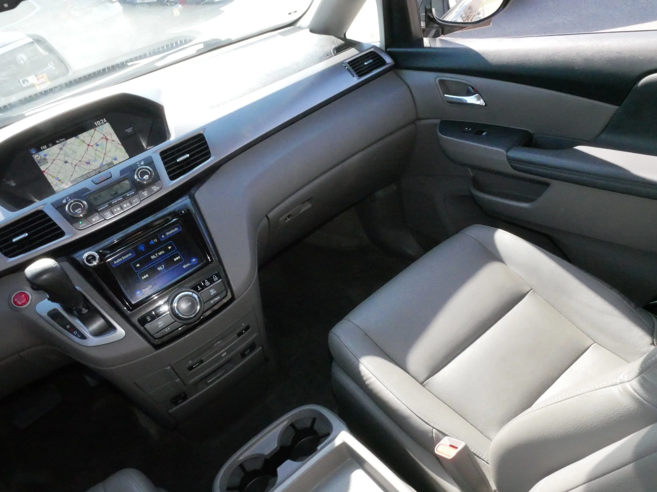 Used 2016 Smoky Topaz Metallic Honda Touring image 11