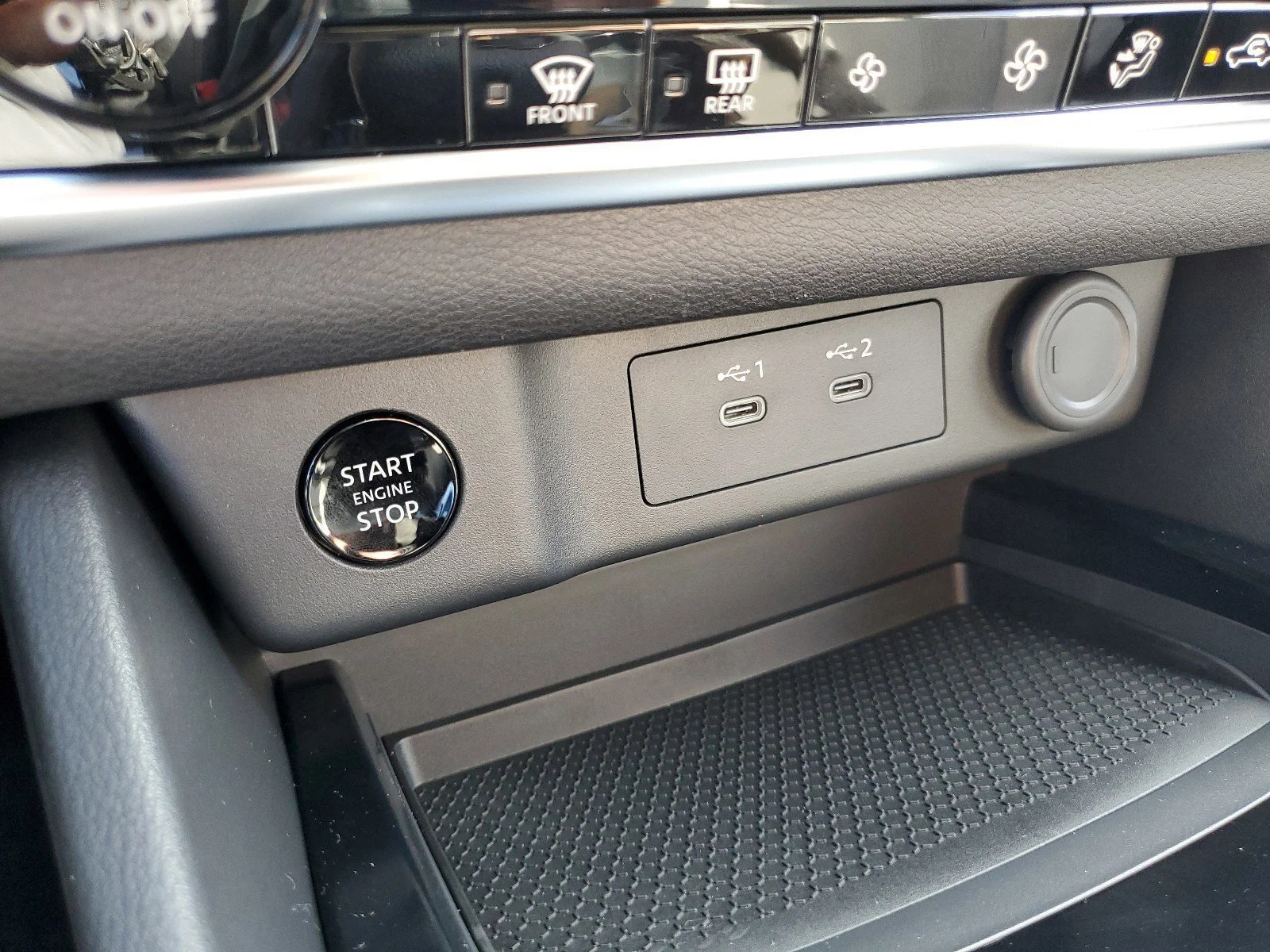 2025 Nissan Rogue SV - Photo 21