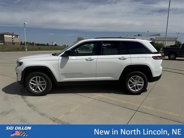 New 2026 Bright White Clearcoat Jeep Laredo image 2