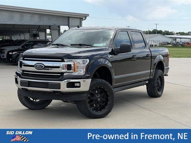 Used 2020 Black Ford XLT image 1