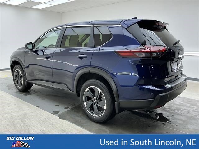 Used 2025 Deep Ocean Blue Pearl Nissan SV image 6