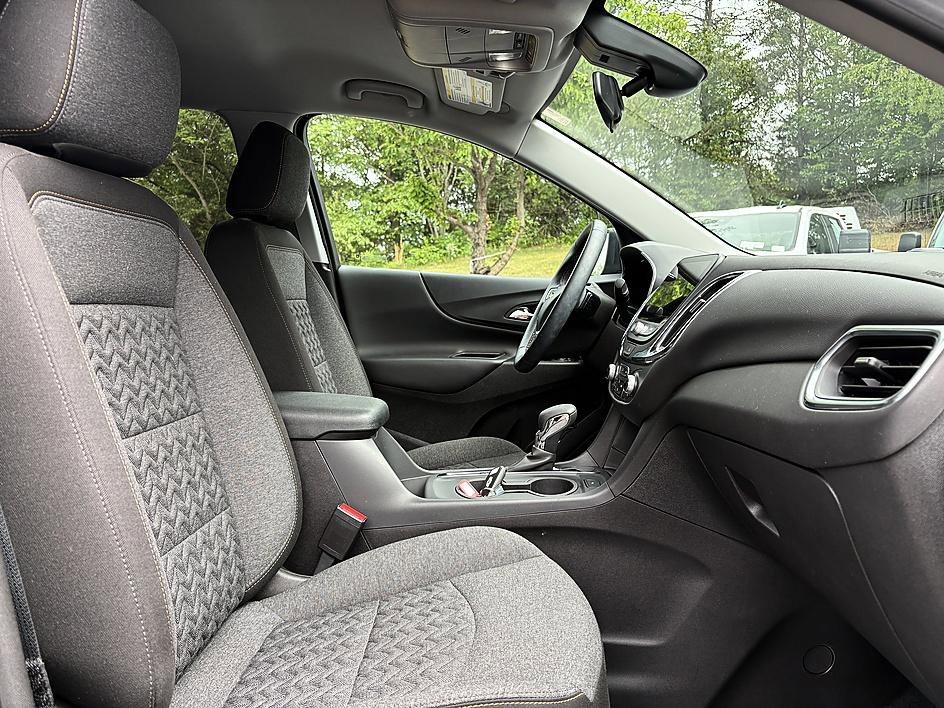 Used 2024 Lakeshore Blue Metallic Chevrolet LT image 12