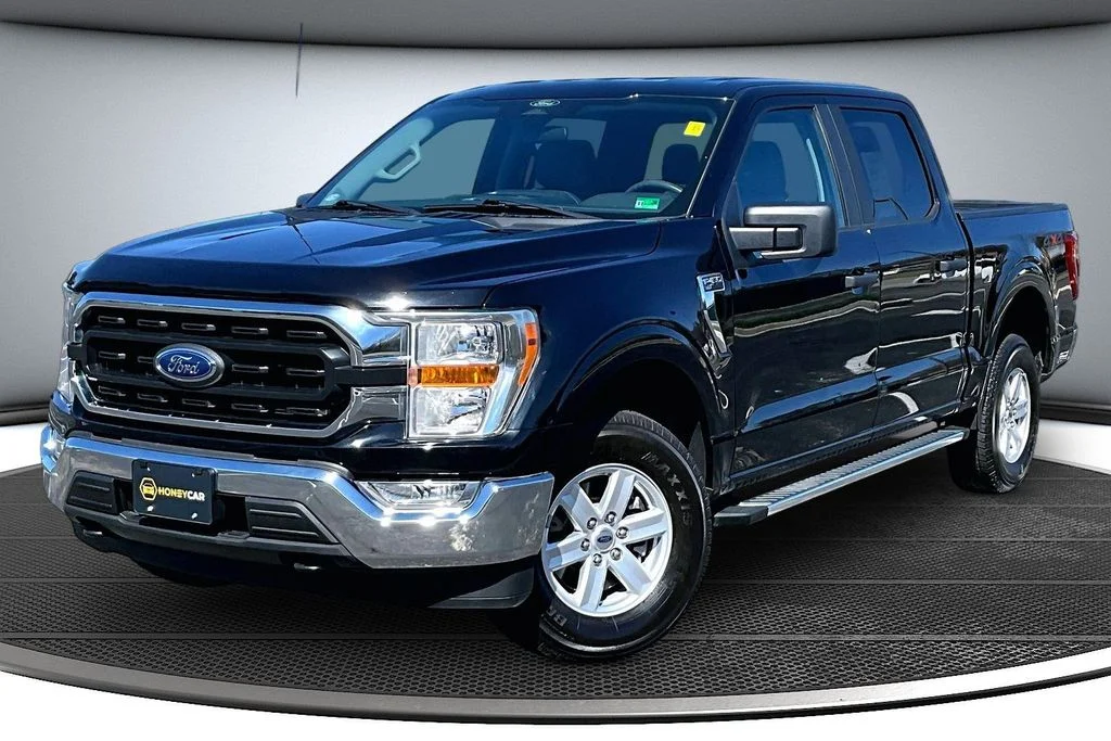 Certified Used 2022 Black Ford XLT image 3