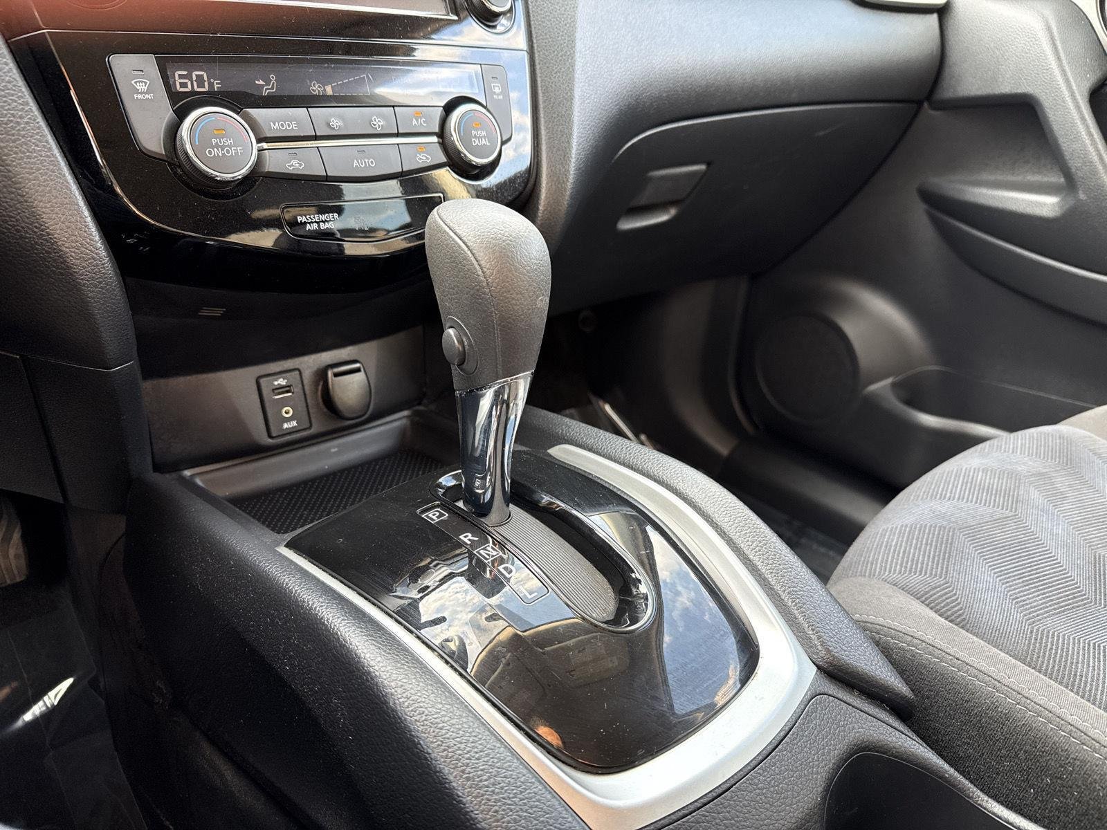 Used 2015 Super Black Nissan SV image 17