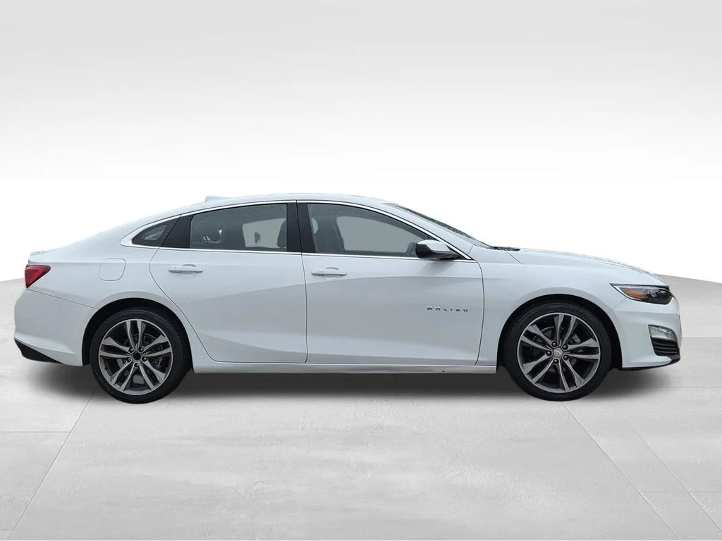 Used 2023 White Chevrolet LT image 5