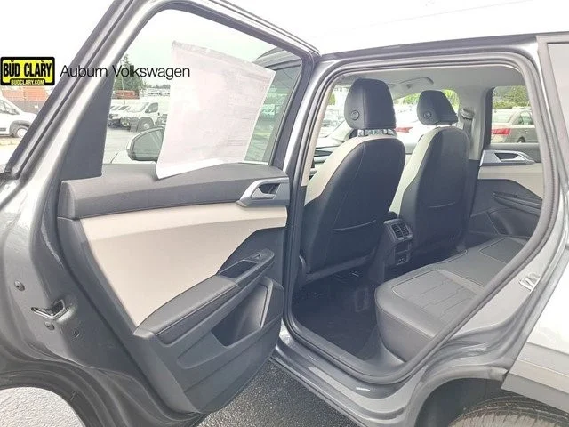 New 2026 Platinum Gray Metallic Volkswagen 1.5T SE image 22