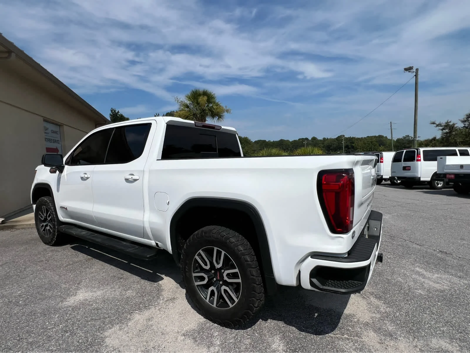 Used 2021 SUMMIT WHITE GMC AT4 image 3