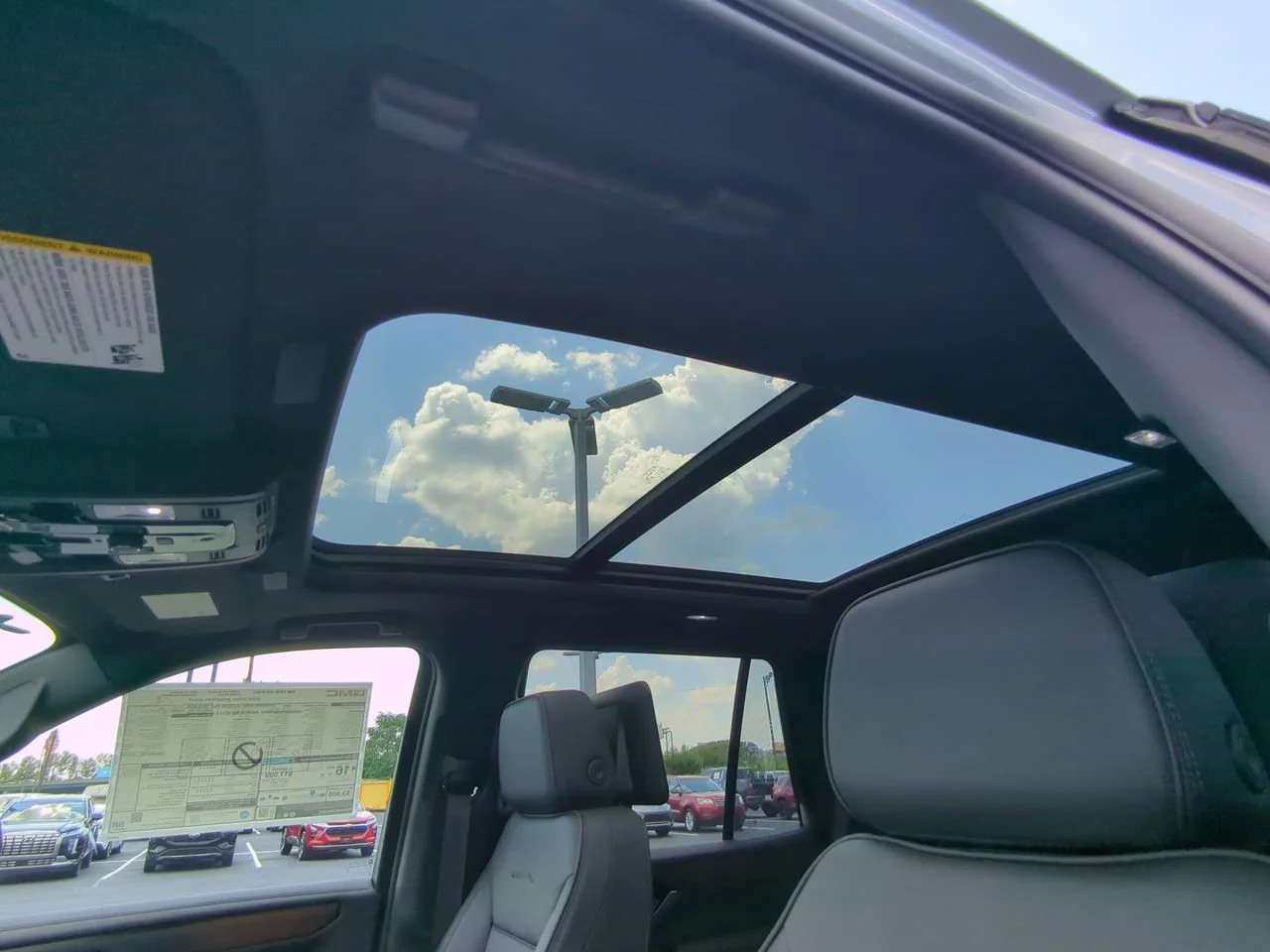 2026 GMC Yukon Denali - Photo 18