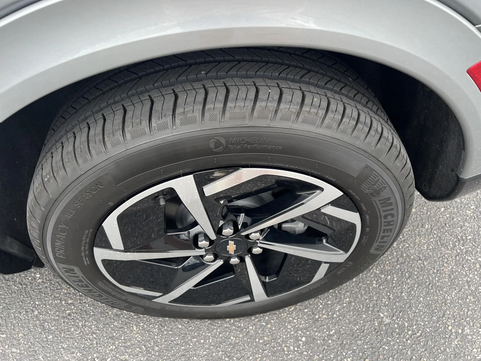 2025 Chevrolet Equinox EV LT - Photo 13
