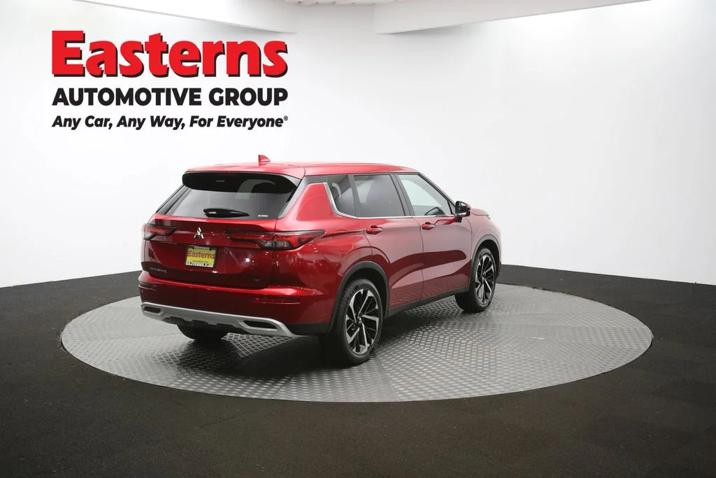 Used 2024 Red Mitsubishi SE image 39