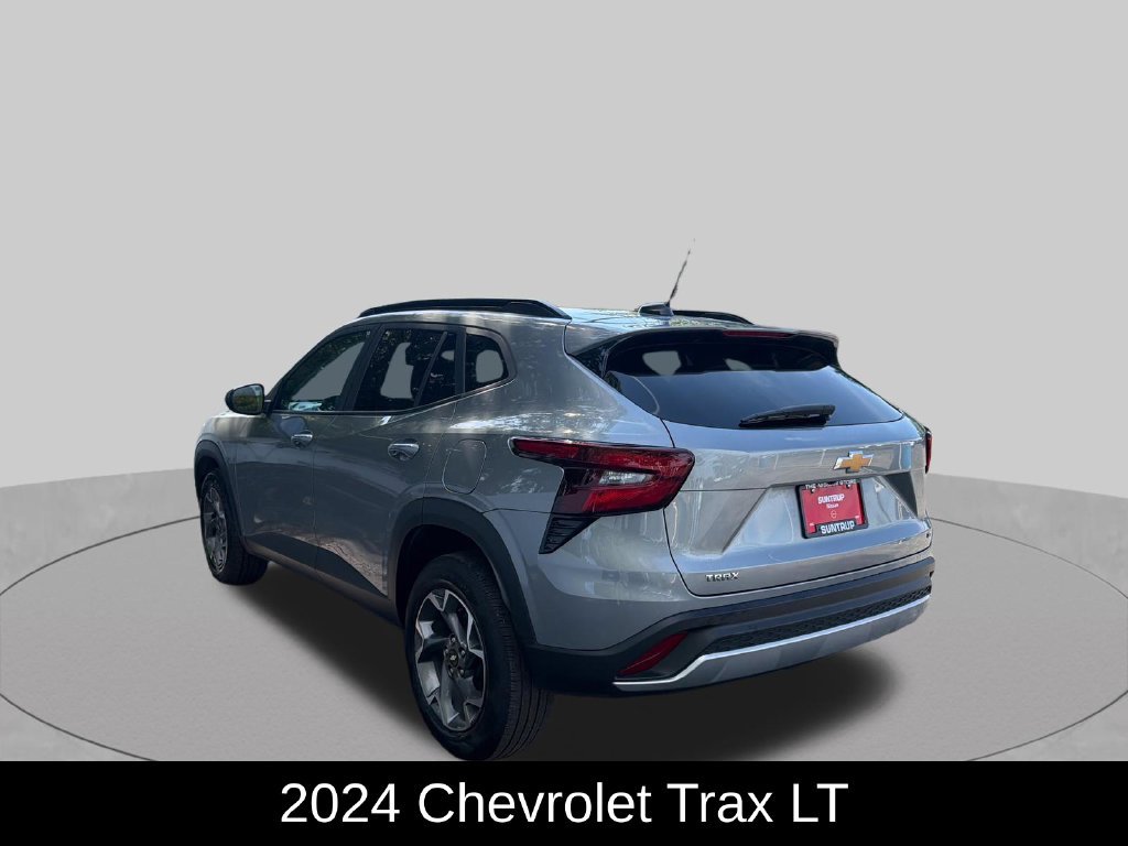 Used 2024 Gray Chevrolet LT image 3