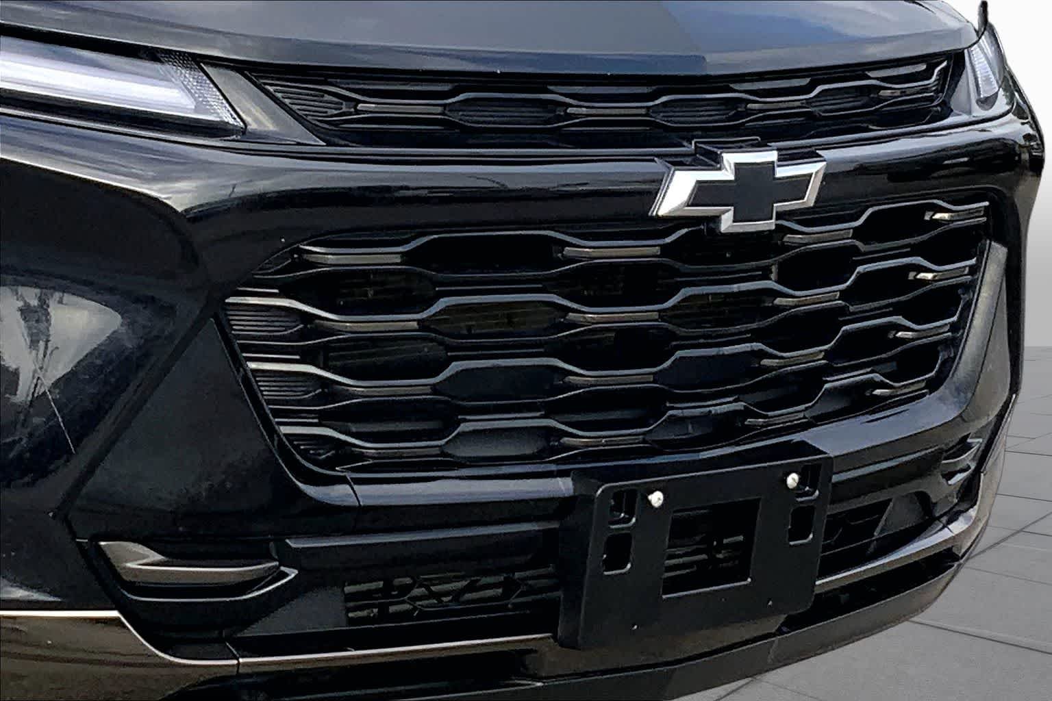 Used 2025 Mosaic Black Metallic Chevrolet ACTIV image 26