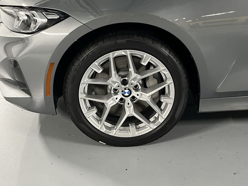 2025 BMW 3 Series 330i - Photo 10