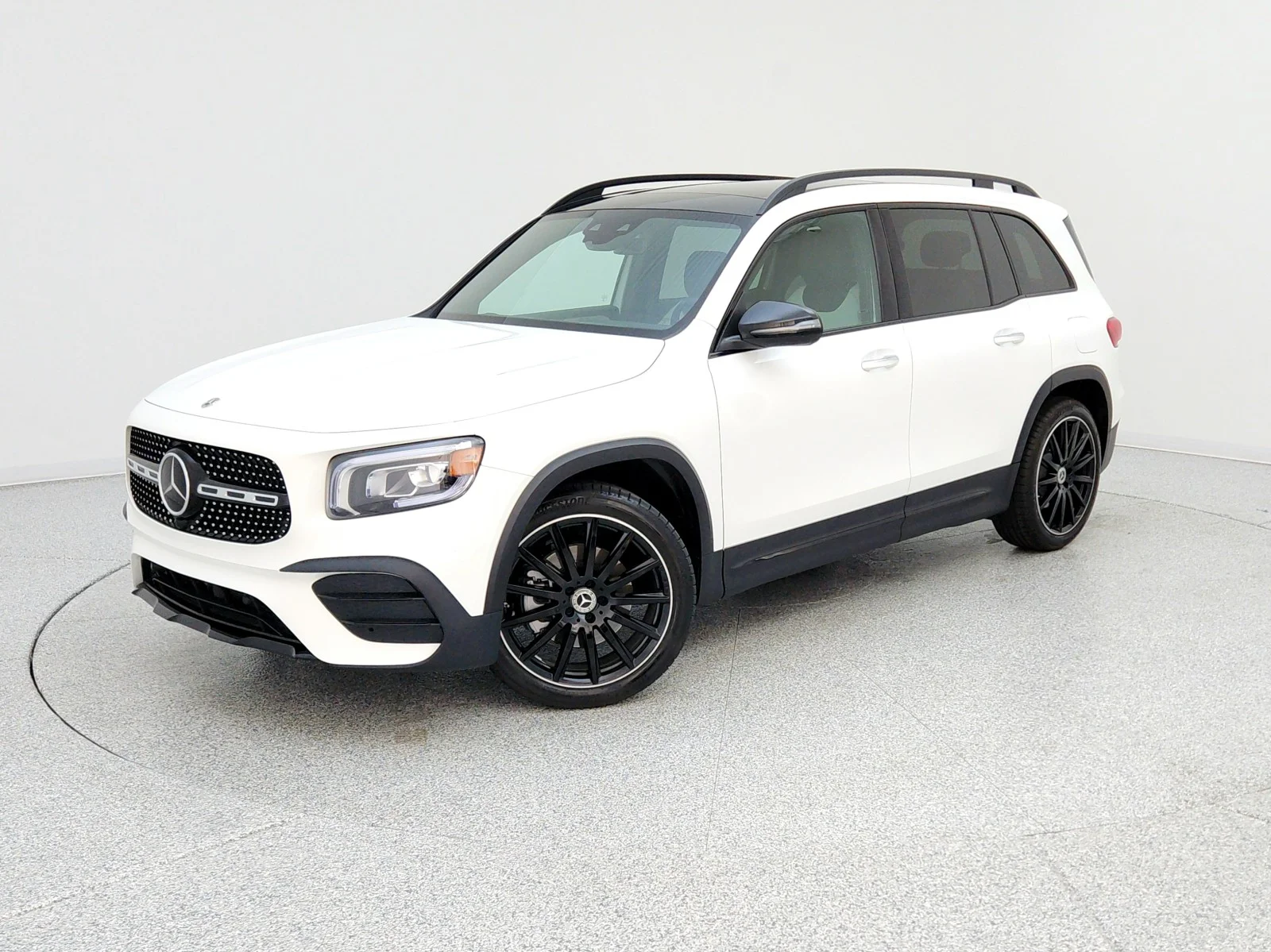2022 Mercedes-Benz GLB GLB 250's photo