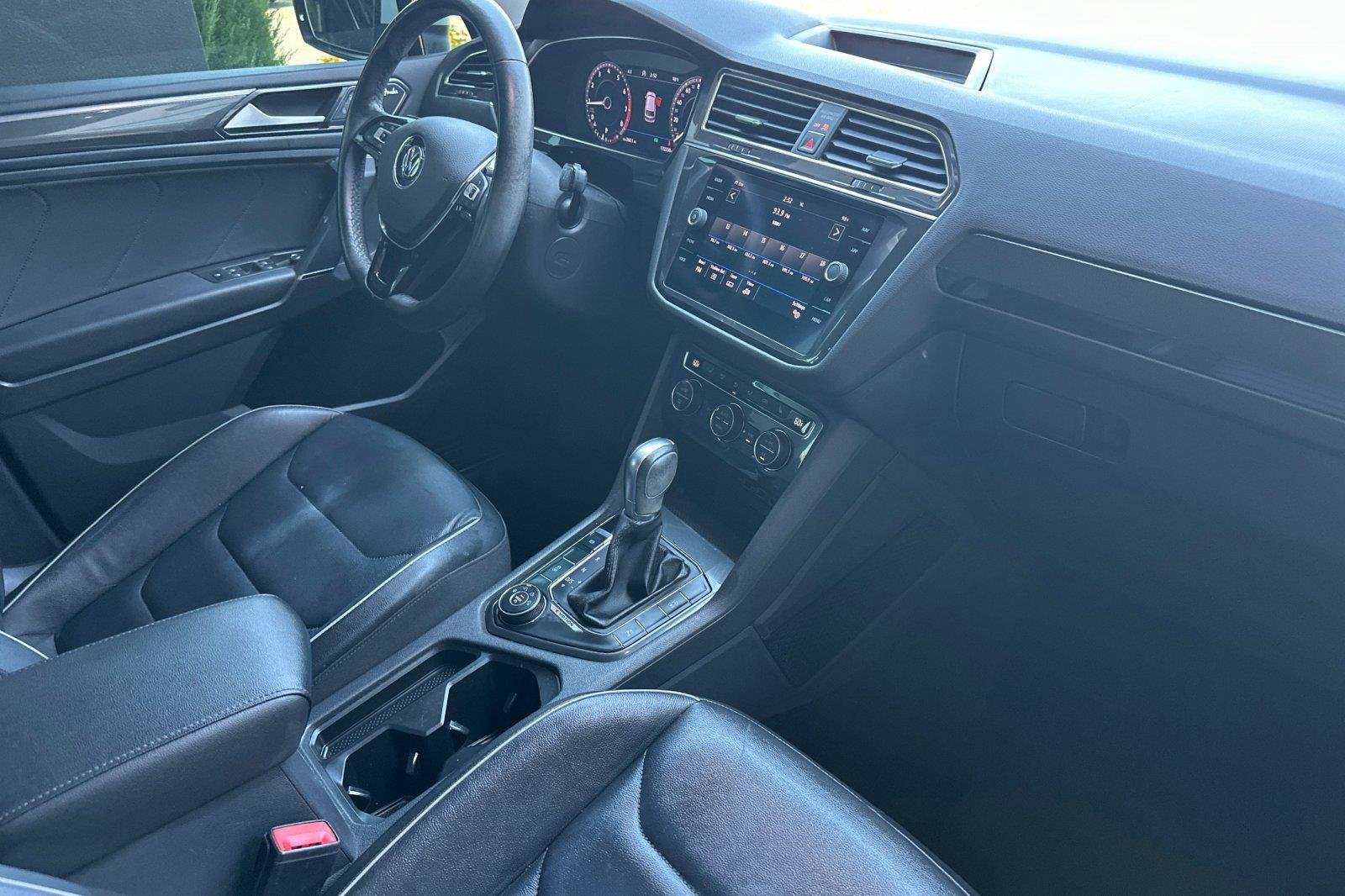 Used 2018 Pure White Volkswagen SEL Premium image 16