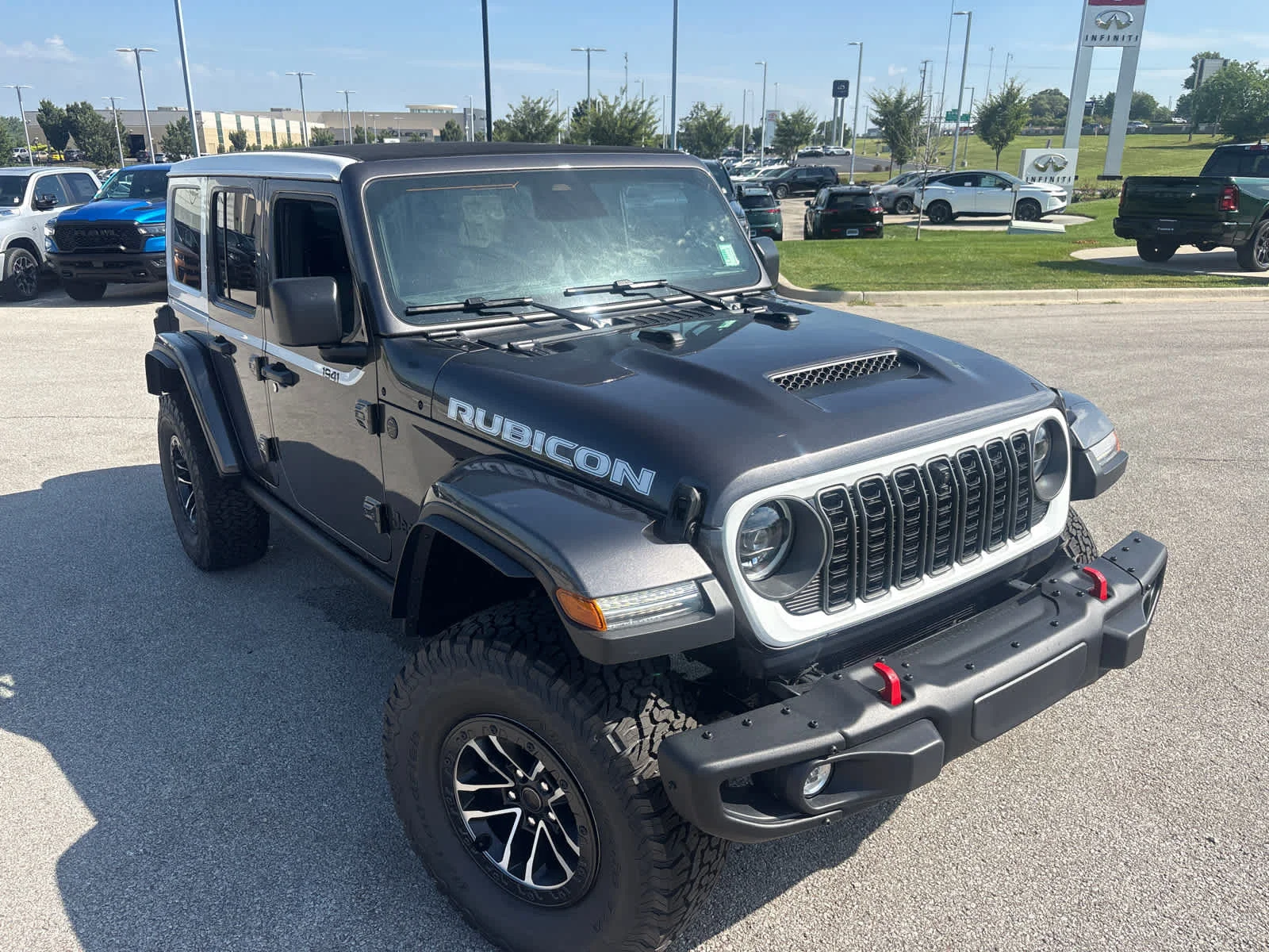 New 2026 Granite Crystal Metallic Clearcoat Jeep Rubicon X image 3