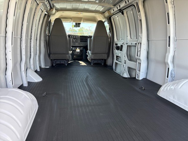 2025 Chevrolet Express Cargo Work Van - Photo 12