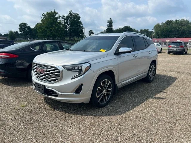Used 2019 Silver GMC Denali image 3