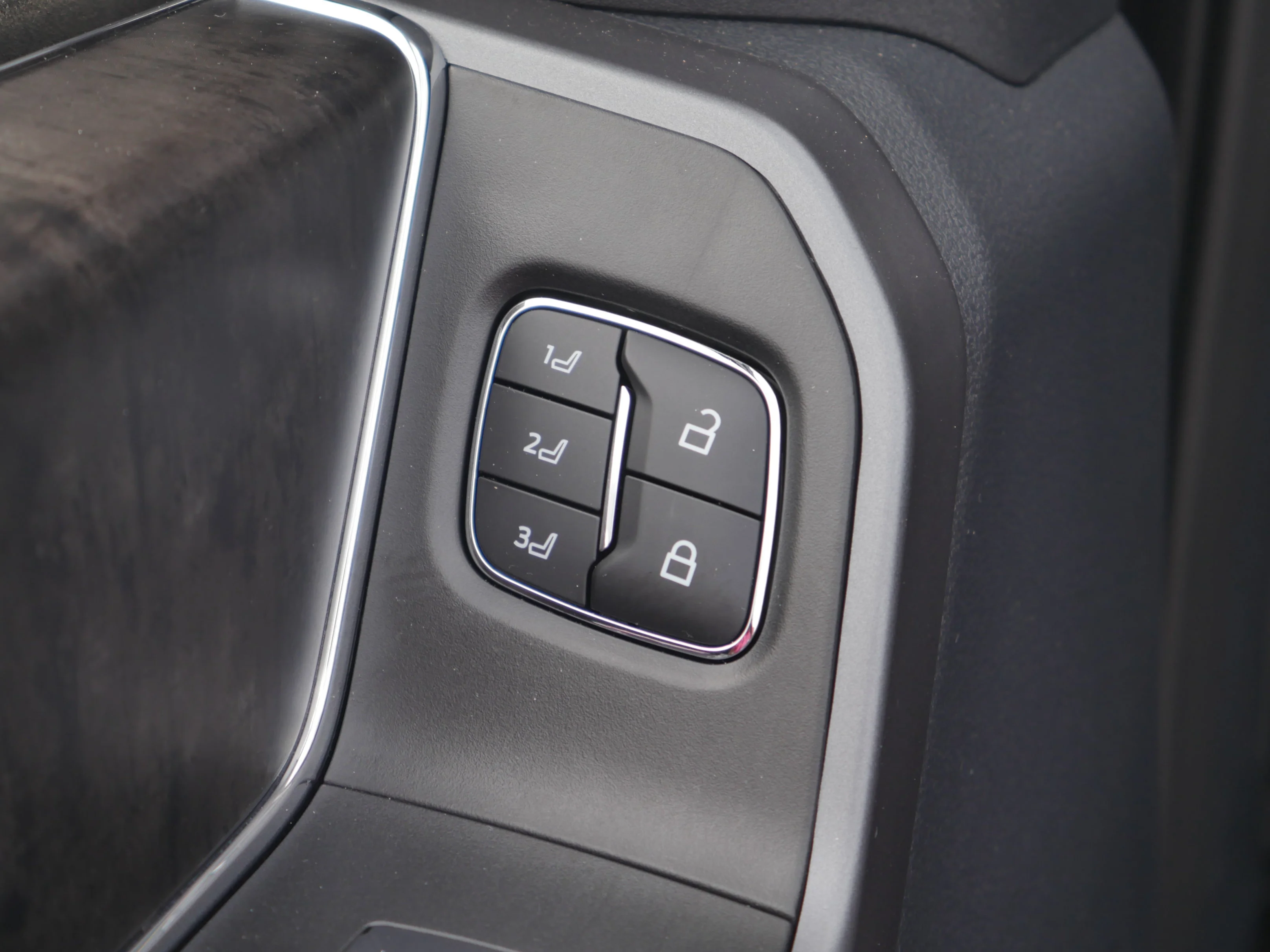 Certified Used 2024 Carbonized Gray Metallic Ford LARIAT image 44