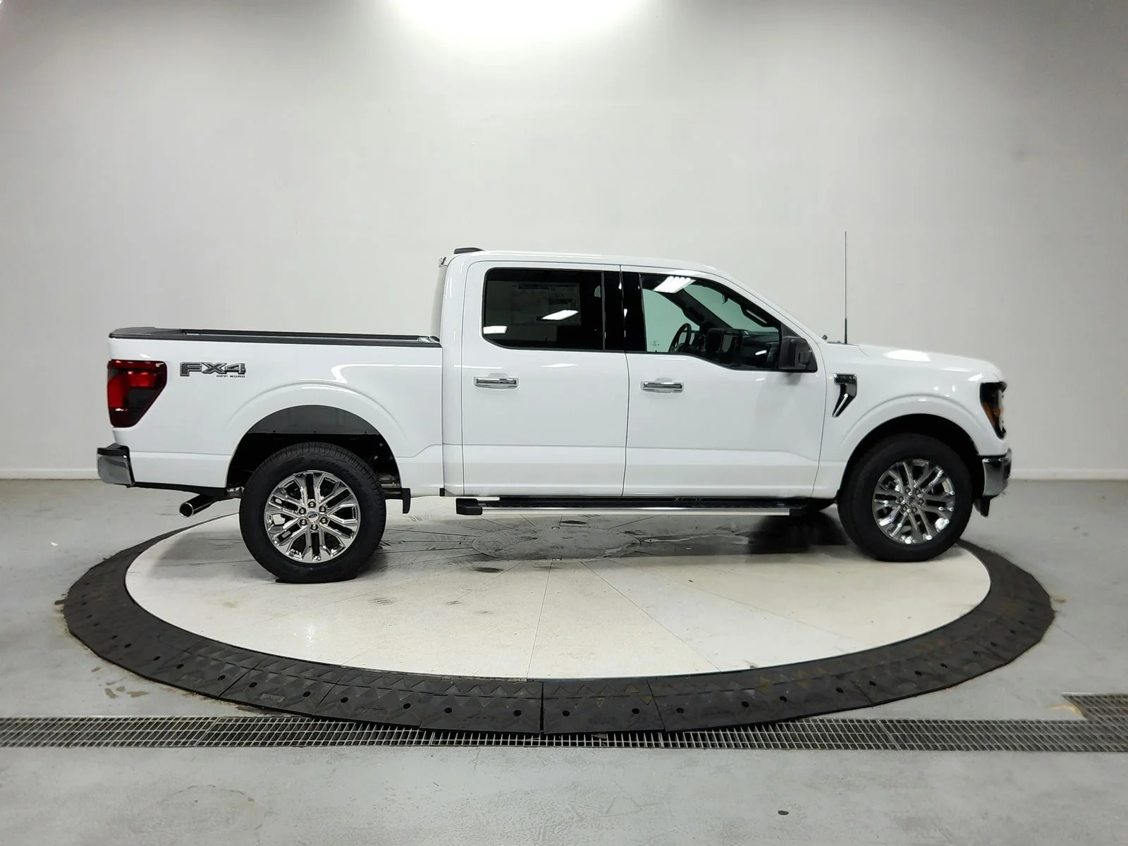 New 2026 White Ford XLT image 9