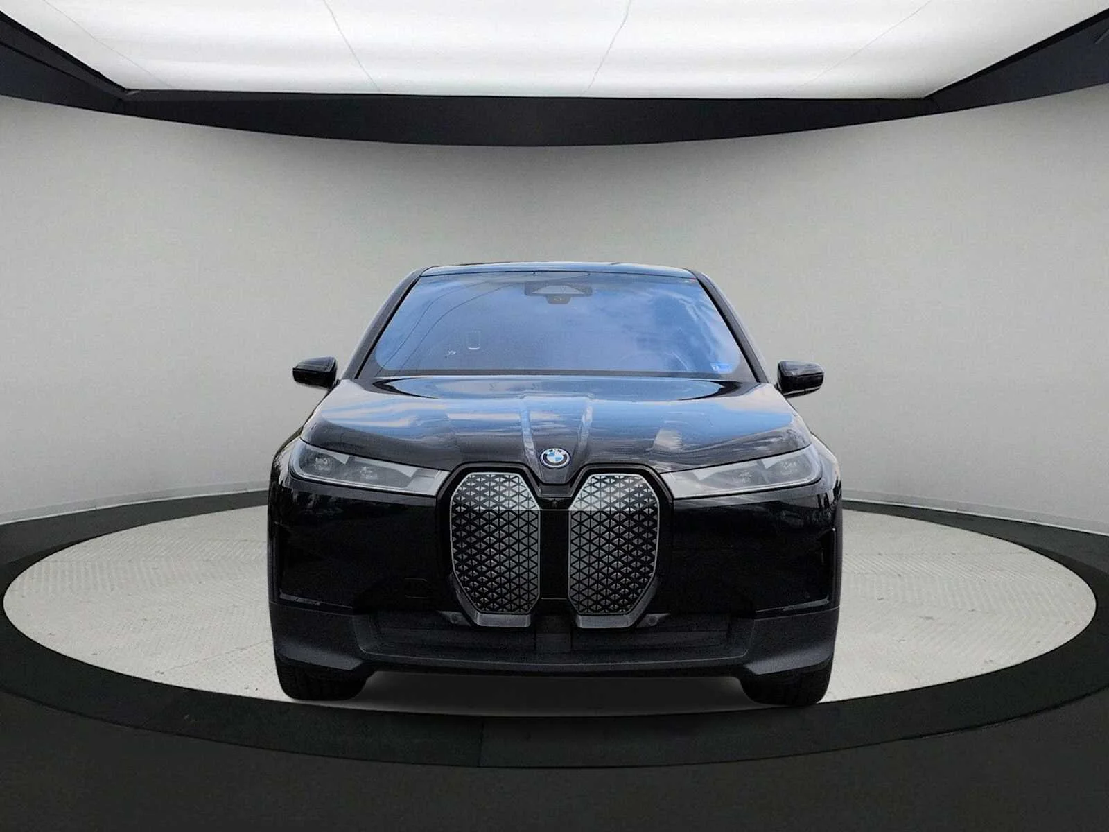 Certified Used 2024 Black Sapphire Metallic BMW xDrive50 image 3