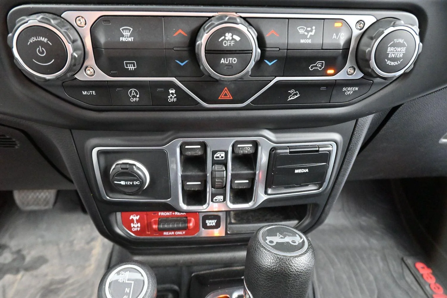 Used 2018 Ocean Blue Metallic Clearcoat Jeep Rubicon image 23