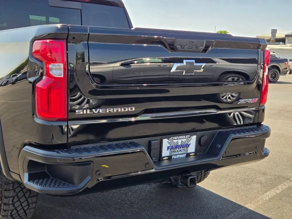 Used 2024 Black Chevrolet ZR2 image 5