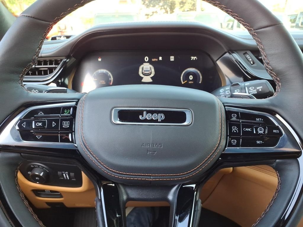 New 2026 Bright White Clear-Coat Exterior Paint Jeep Summit image 20
