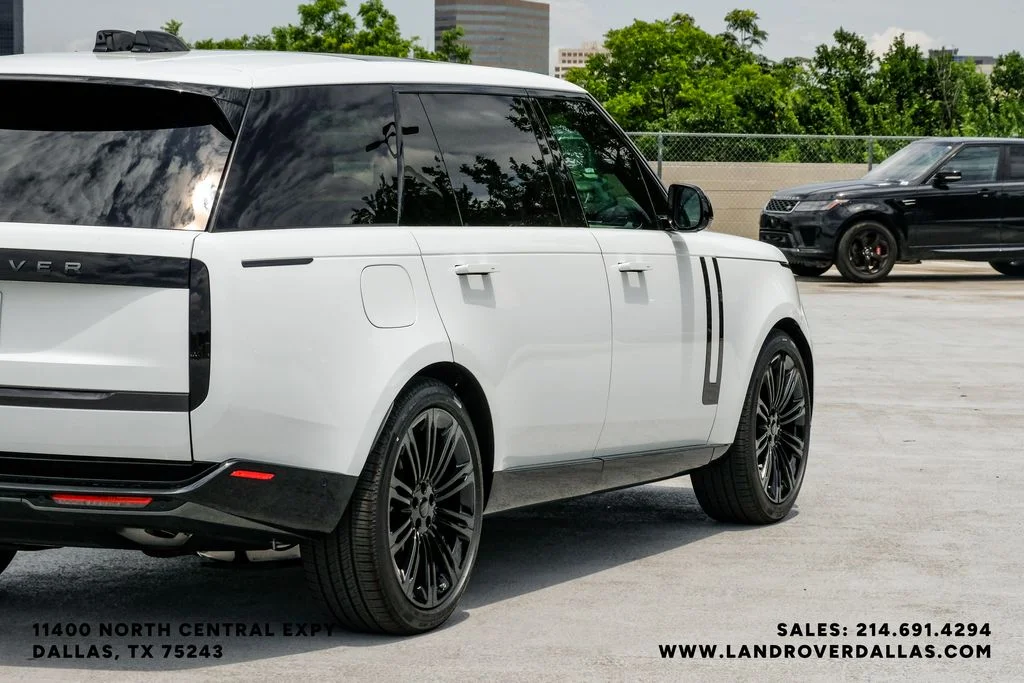 New 2026 Fuji White Land Rover SE image 10