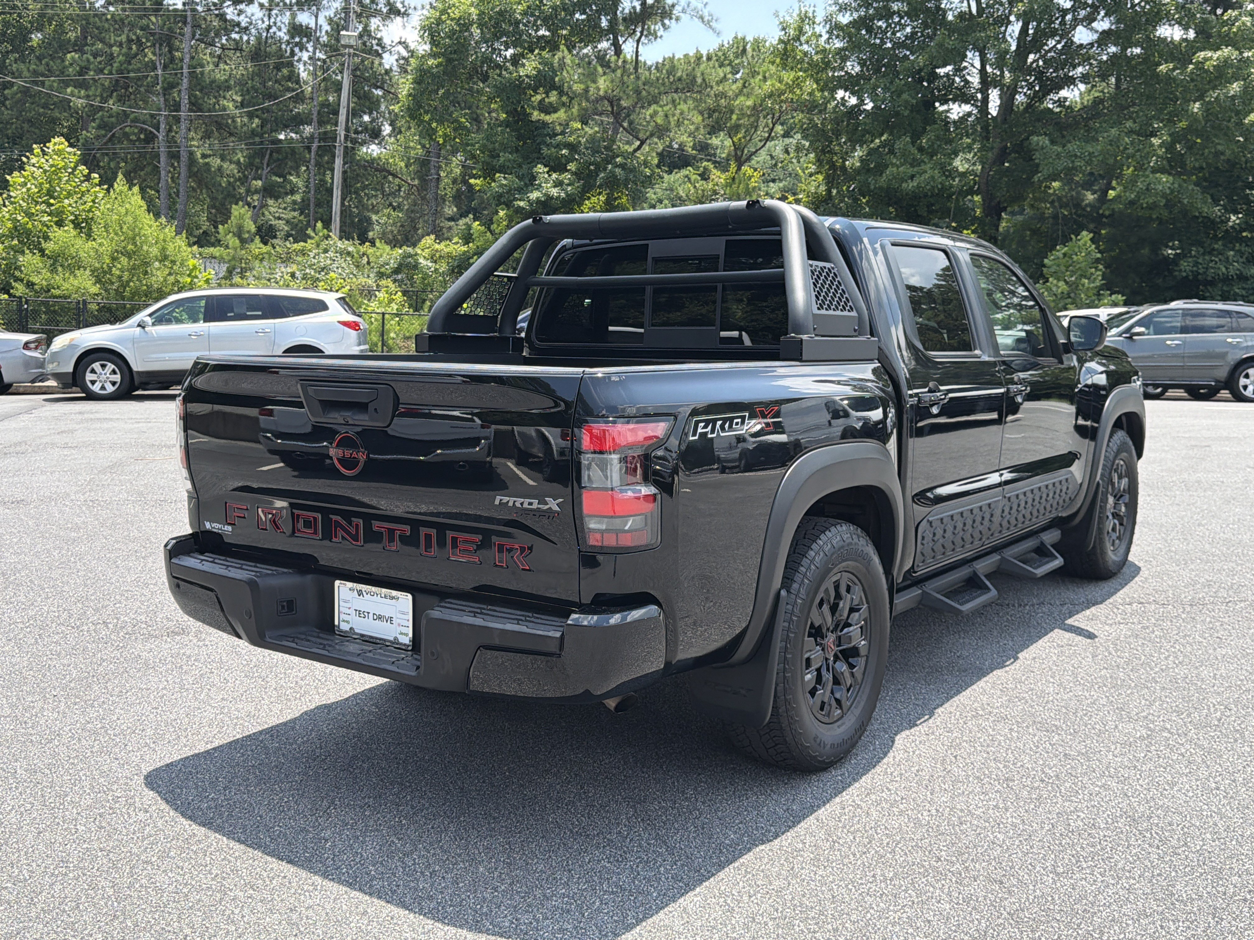 Used 2022 Super Black Nissan PRO-X image 8