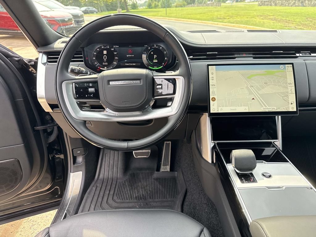 Used 2024 Black Land Rover Autobiography image 31