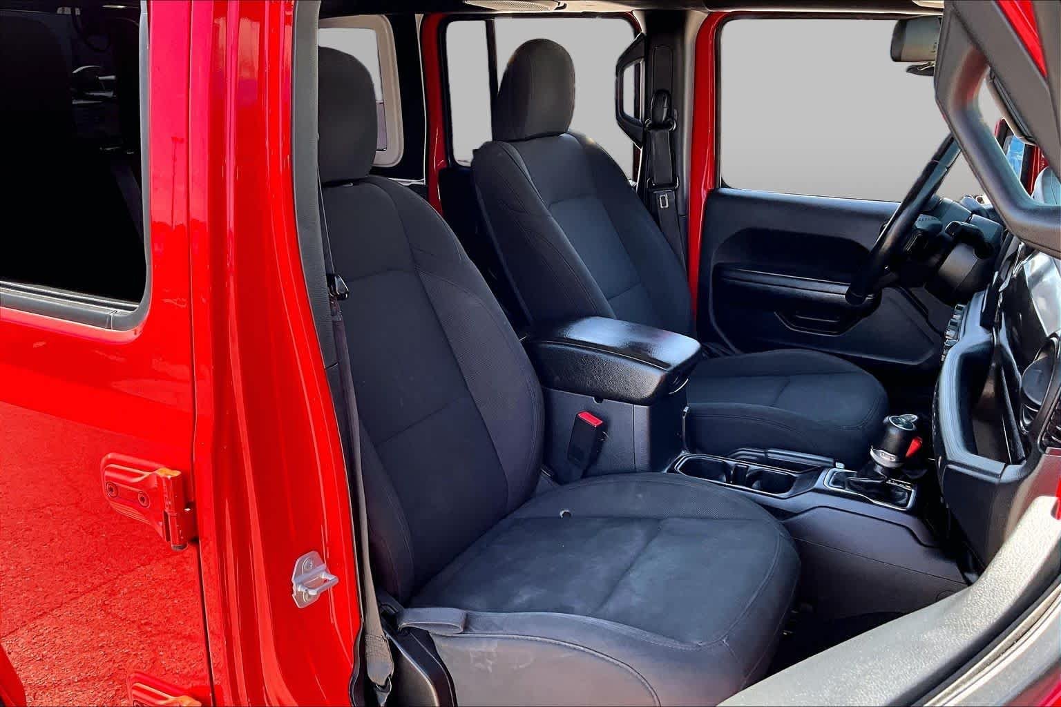Used 2019 Firecracker Red Clearcoat Jeep Sport Altitude image 9