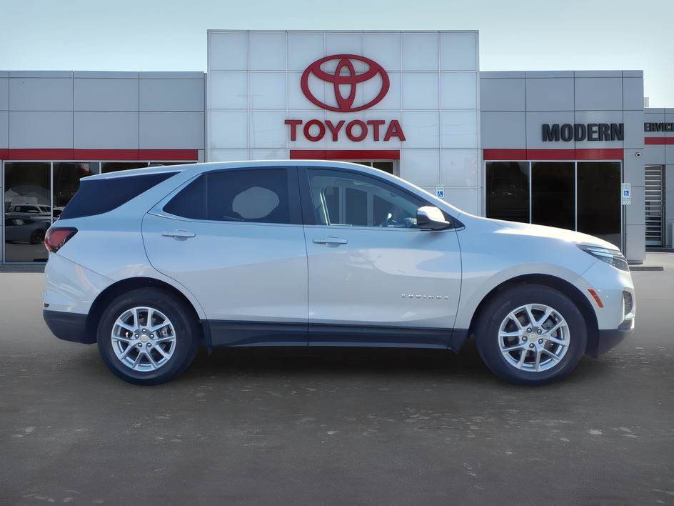 Used 2022 Silver Ice Metallic Chevrolet LT image 7