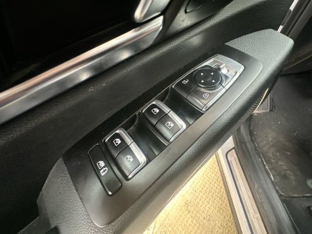 Used 2022 White Kia SX image 17