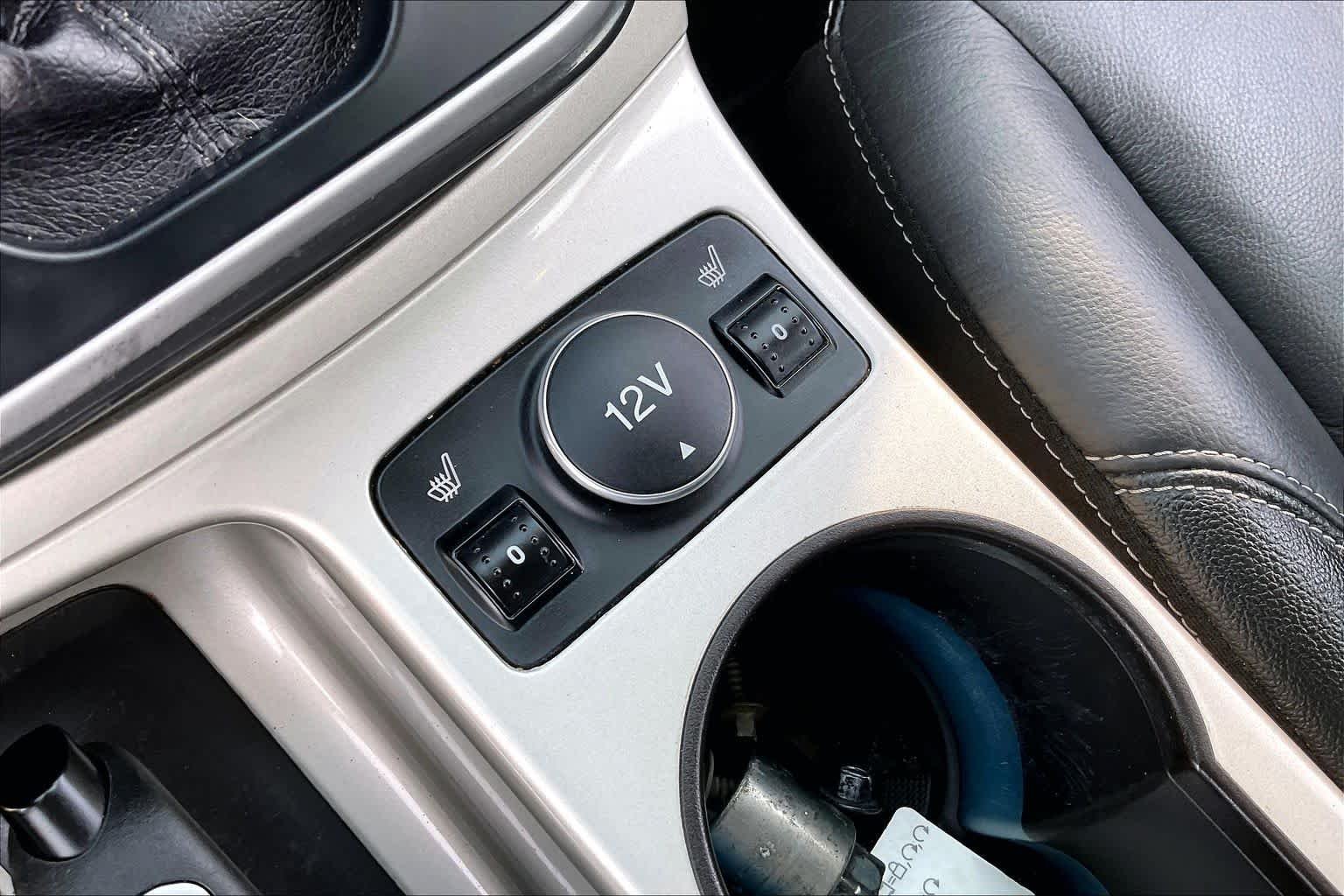 Used 2015 White Platinum Metallic Tri-Coat Ford SEL image 29
