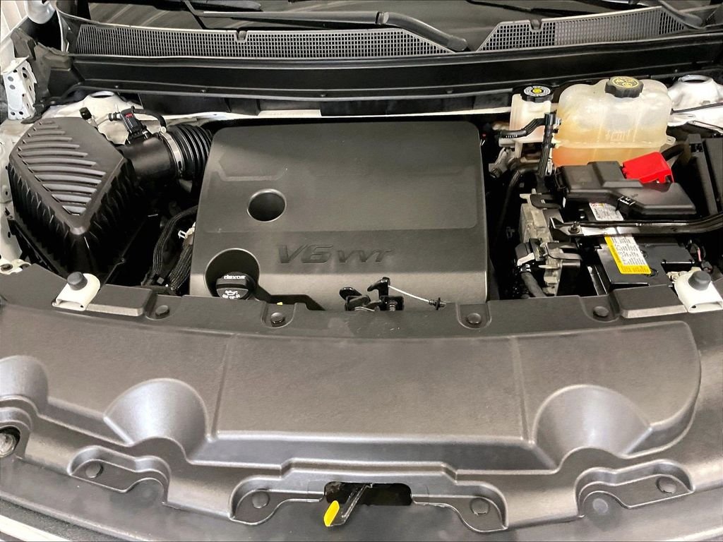 Used 2023 White Chevrolet LT image 34