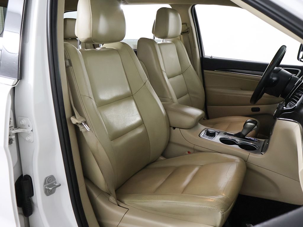 Used 2019 White Jeep Limited image 31