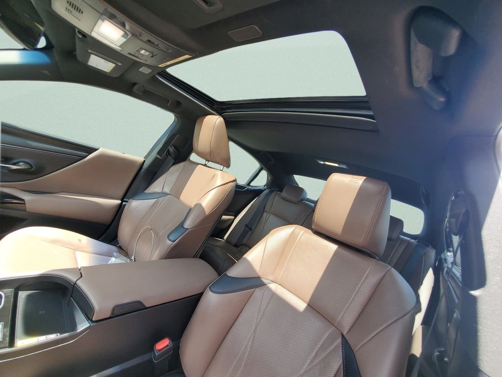 2024 Lexus ES Hybrid 300h Ultra Luxury - Photo 16