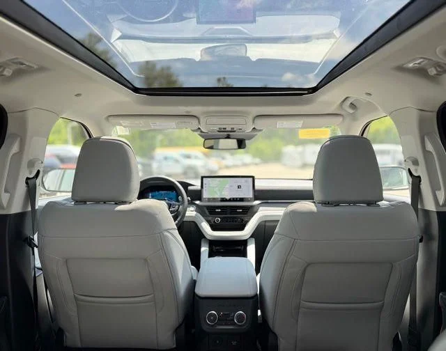 New 2026 Star White Metallic Tri-Coat Ford Platinum™ image 28