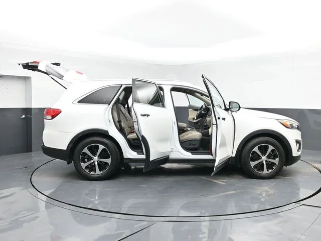 Used 2016 Snow White Pearl Kia EX image 55
