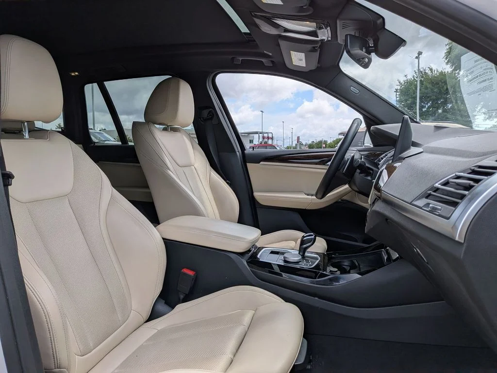 Used 2023 White BMW sDrive30i image 24