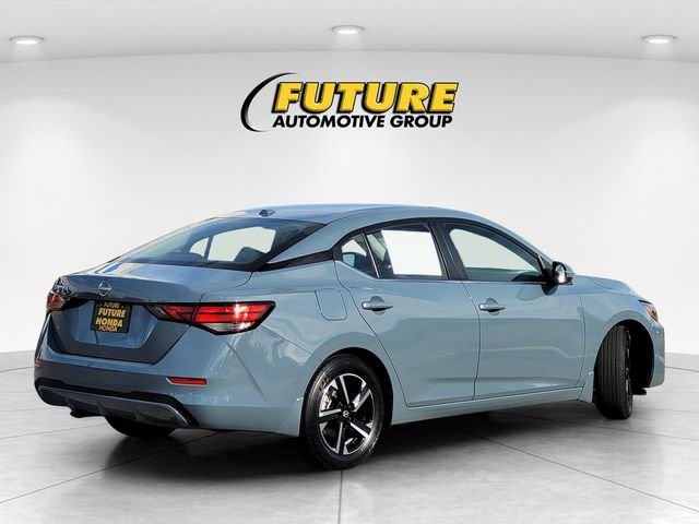 Used 2025 Gray Nissan SV image 4