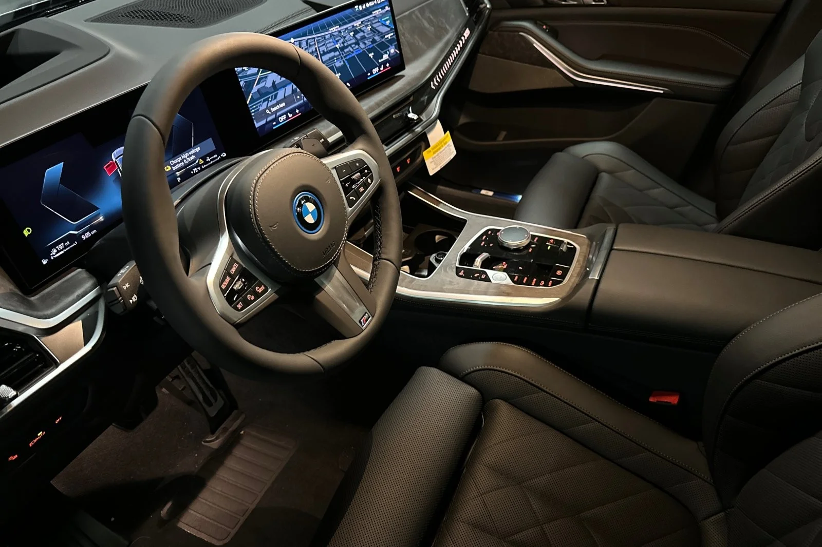 New 2026 Skyscraper Grey Metallic BMW xDrive50e image 9