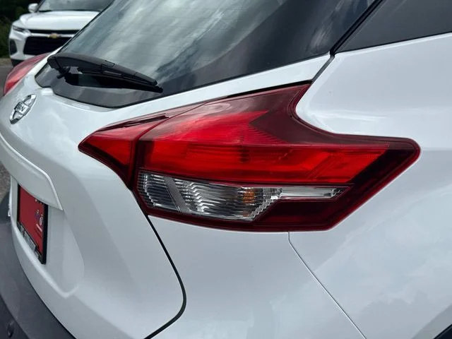 Used 2020 White Nissan S image 13