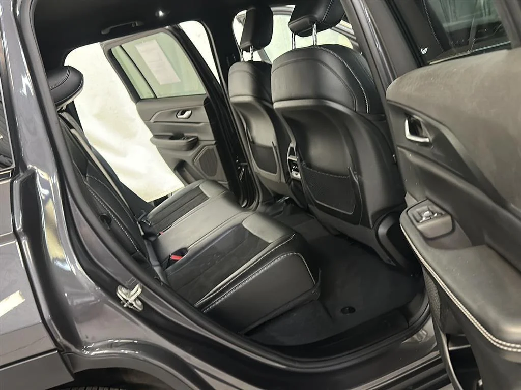 Used 2023 Baltic Gray Metallic Clearcoat Jeep Altitude 4x4 image 26