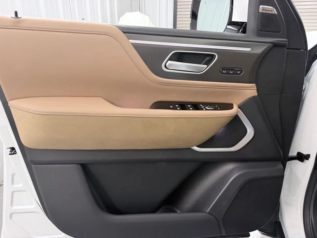 New 2027 RADIANT WHITE INFINITI Luxe 2WD image 14